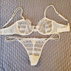La Perla ivory lace bra (34C) and thong set